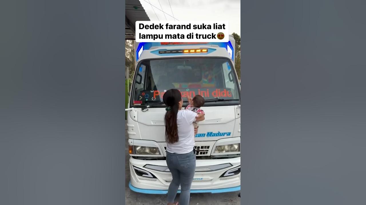 Dedek farand suka sama lampu mata viral yang dipasang di trucknya Dedek farand suka sama lampu mata viral yang dipasang di trucknya
