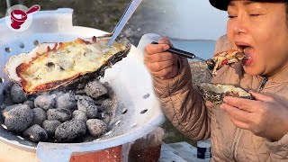 Gathering some oysters from a secret beach (EP.2). I cooked them with some chesse on hot charcoals.