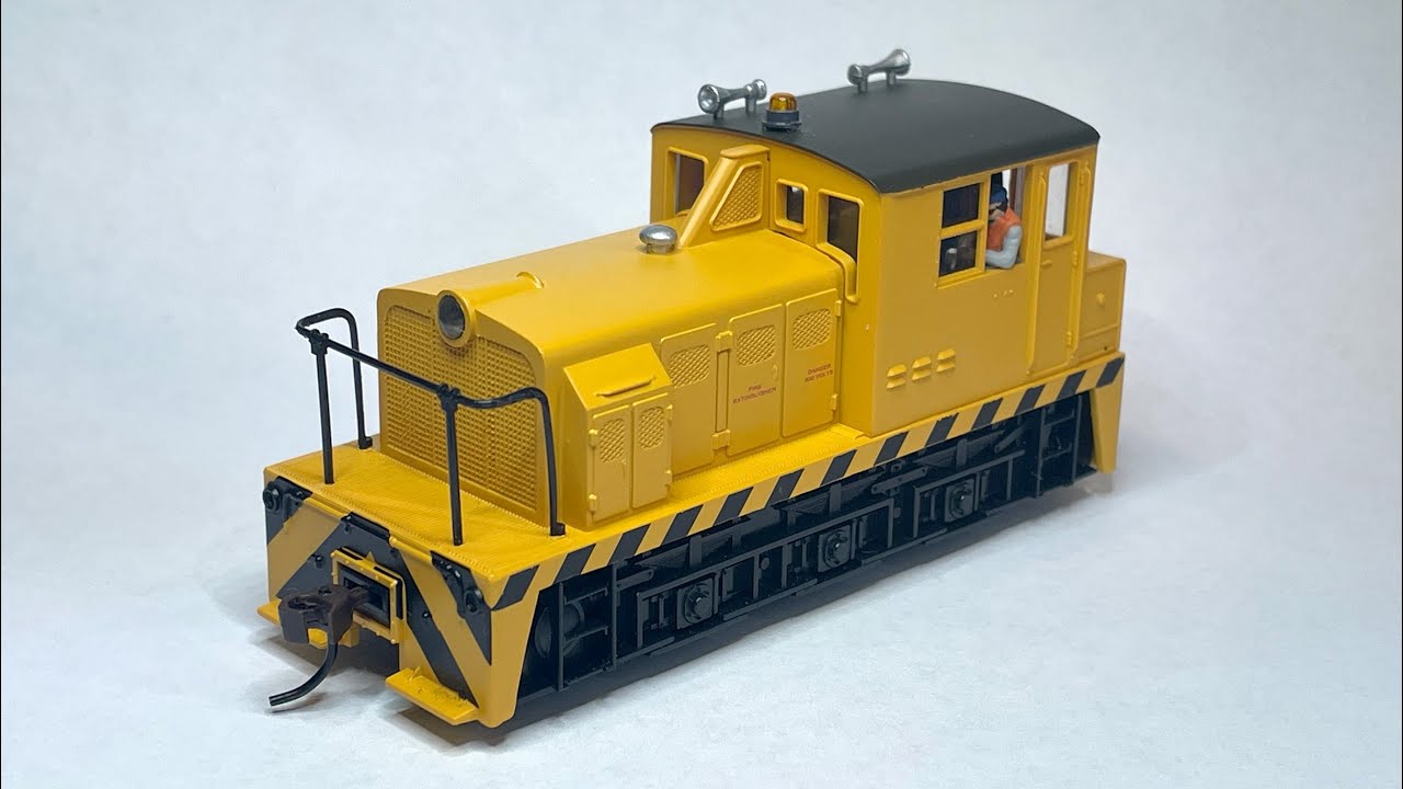 Bachmann (HO) MDT Plymouth Switcher conversion. DC to DCC using an ESU ...