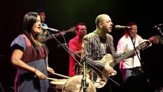 BRUJA SALGUERO & BRUNO ARIAS - OLOR A CARNAVAL chords