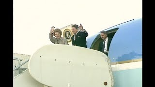 President Reagan and Nancy Reagan arrive in Palm Springs on December 29, 1988