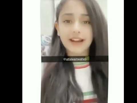 تجرني نظرات عينك 