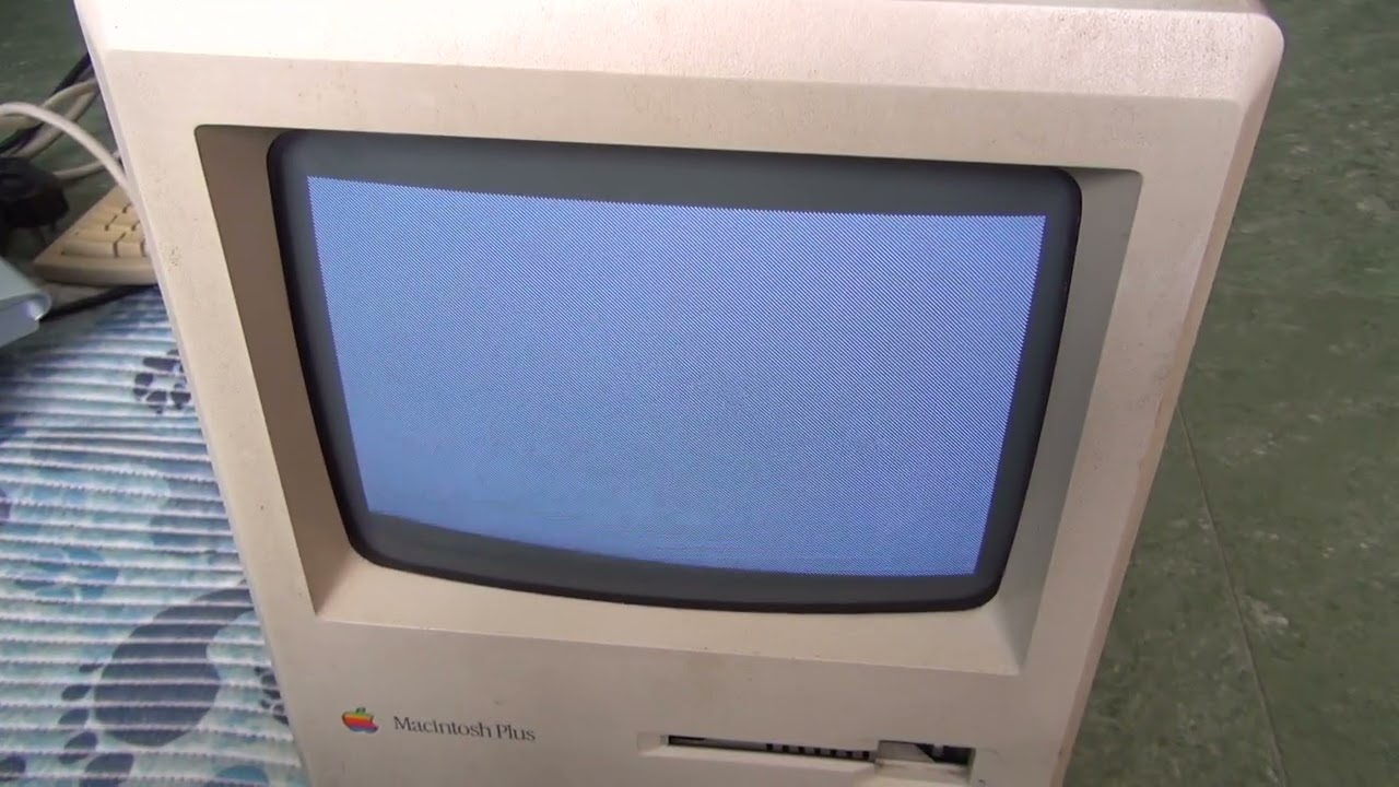Apple　Macintosh Plus 1Mb Vintage Apple Macintosh Plus 1MB M0001A Desktop Computer