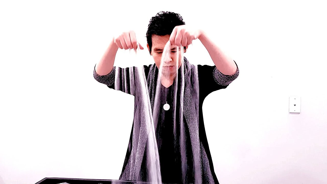 Glitter Painting Gift to the President of Singapore by Sand Artist Lawrence Koh