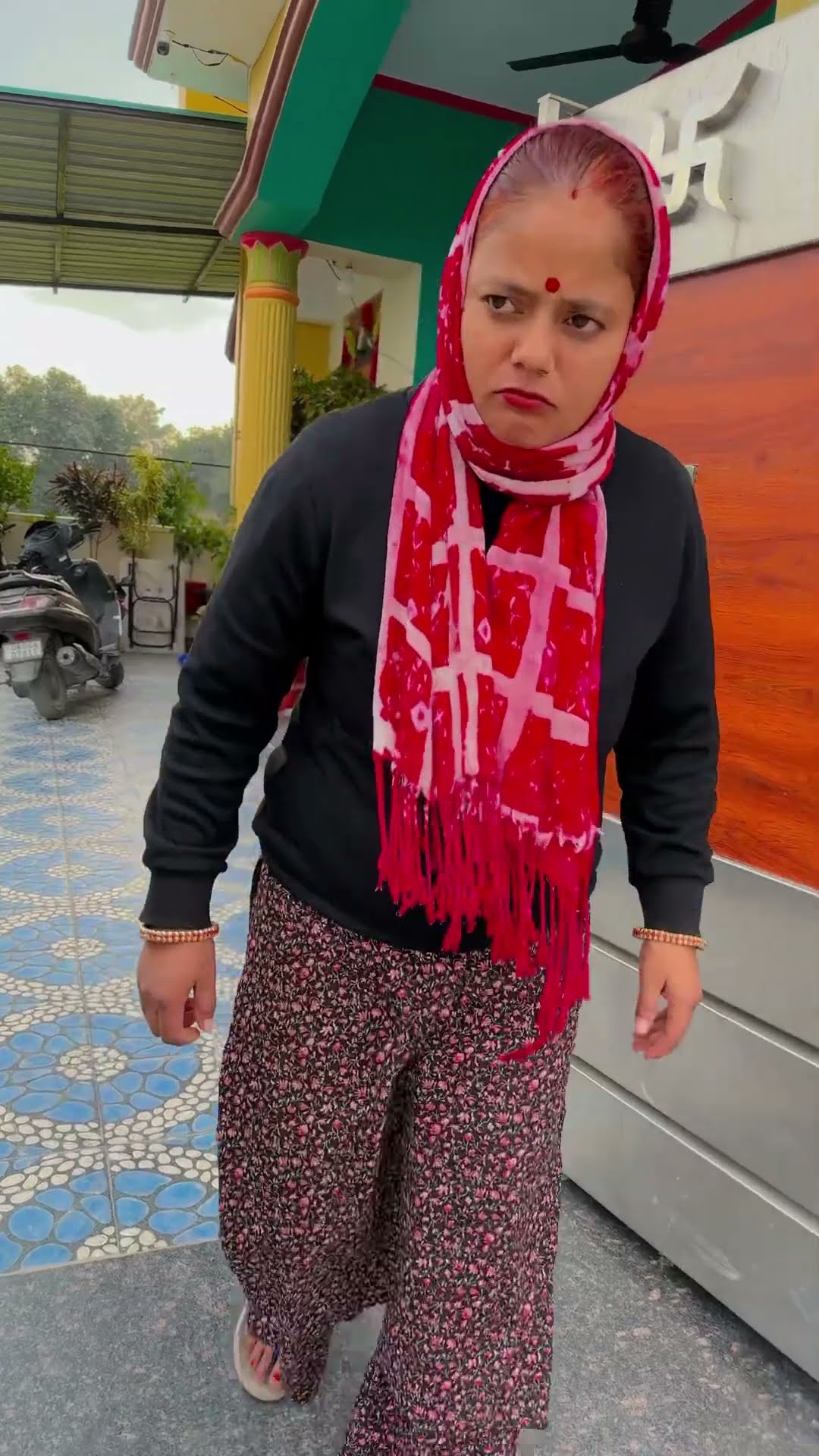 Prank On Mom ?? #shorts #trending #ytshorts #funny #prank #mom #ytshorts
