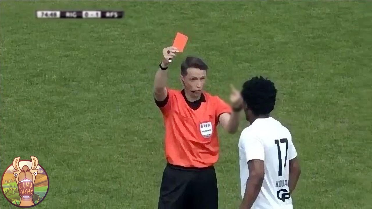 Regardez Ce Que Cet Arbitre A Fait !
