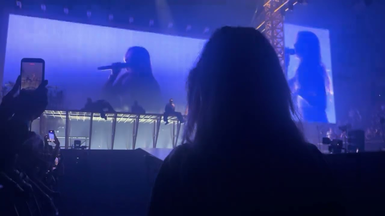 Tate McRae - Miss Passive - No I'm not in love - Miss Possessive Tour 9/26/25 Kia Forum