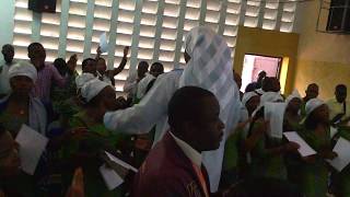 Video thumbnail of ""Oh Nkembo o Likolo" Chant de Gloria - Par la Chorale Bomoko de St Augustin"