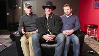 Tiny Couch Interview - Trace Adkins