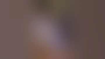 رجل ينزع ملابس زوجه داخليه ستوريات 