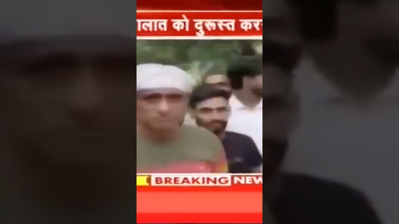Mokalwas Neemkathana me jhalawad ki durghatna ko dekhte hue mokalwas gav walo ne school ke samne