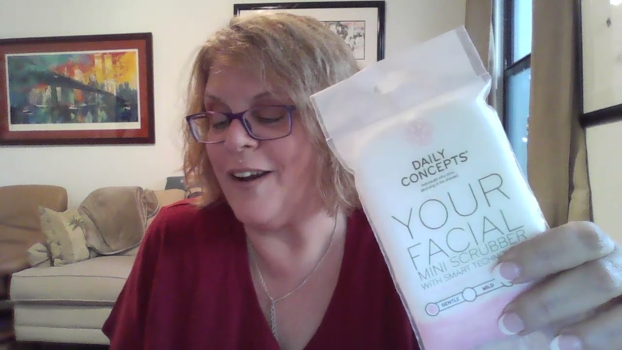 LUXELY February 2022