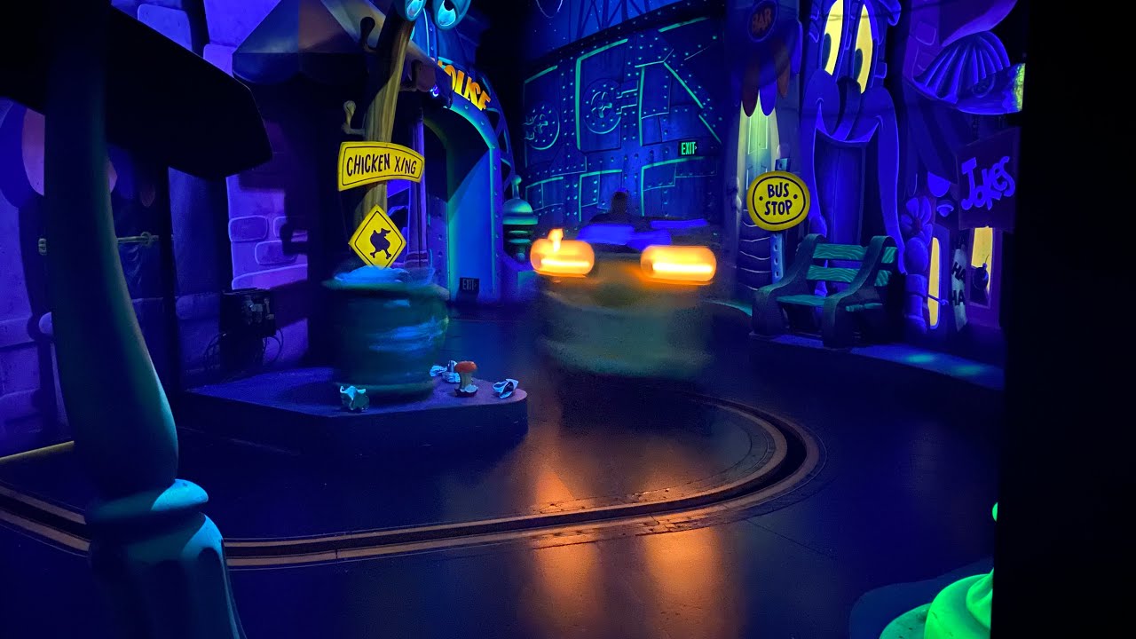Roger Rabbits Car Toon Spin 4K with Excellent Lighting Disneyland 2024 ...