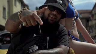 Miniatura del video NASYO CHERNIA - OUTFIT [OFFICIAL 4K VIDEO] 2022