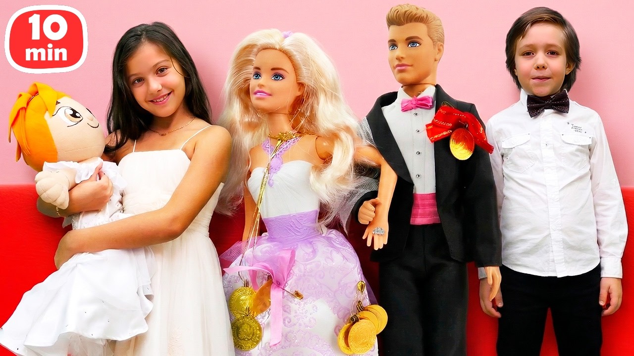 Hayal Ailesi: Barbie ve Ken'in yeni evine gidiyoruz ve düğün için hazırlık yapıyoruz! Kukla videosu.