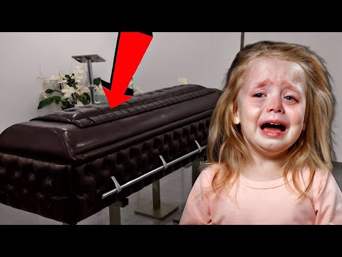 Une fille a ouvert le cercueil de sa mère pour lui dire adieu, puis un véritable miracle s'est produ