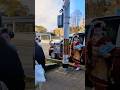 花街総見👘タクシーから降りてくる舞妓さん