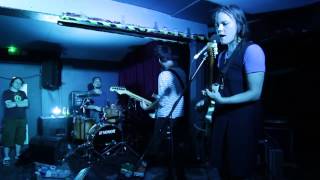 Scout Niblett - &quot;Could This Possibly Be?&quot; [Live at Broadcast in Glasgow - June 21, 2013]