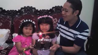 Lilin kecil menyala disini