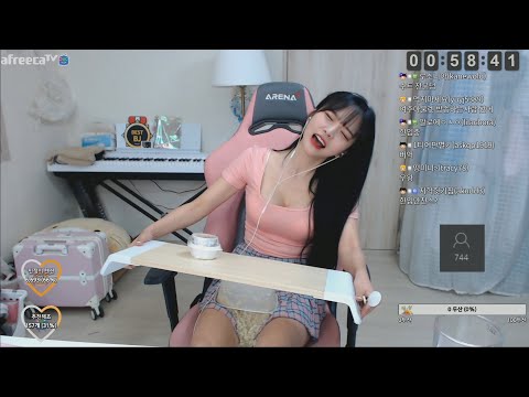 <strong>전복죽</strong> 시켰는데 한입도 못먹고 전복시켜버림ㅠㅠㅠㅠ