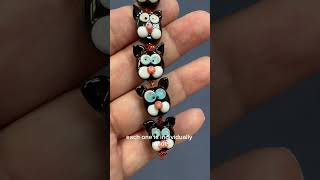 Calvin Orr black kitty beads!  Happy Halloween! #lampwork #halloween #calvinorr #beads
