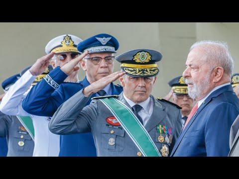 Quem presta continência para Ladrão não merece o Respeito da Nação