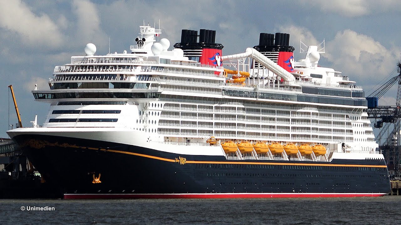 DISNEY WISH, horn melodies at maiden call in Bremerhaven for handover to  DISNEY CRUISE LINE