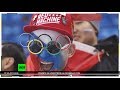 Корреспондент RT пообщался с болельщиками перед хоккейным матчем Россия — США в Пхёнчхане