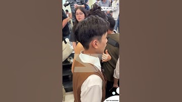 Cặp đôi Tuấn Dũng - Lê Lộc xuất hiện như “hình với bóng” khi tham gia buổi ra mắt phim.