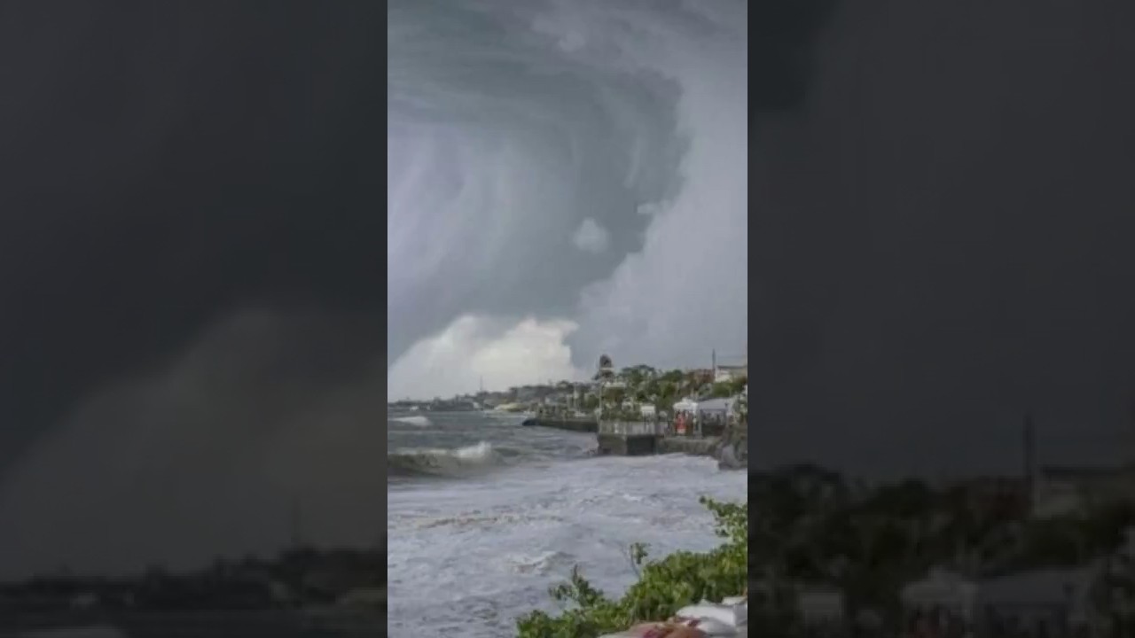 Срочно: Ураган Мелисса обрушился на Ямайку с рекордными ветрами