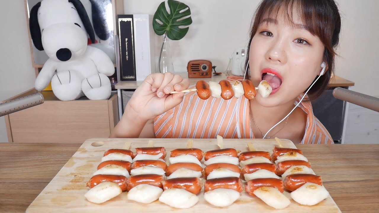 [ASMR]  존맛탱 소떡꼬치 이팅 리얼사운드 Sausage ricecake skewer eating sound