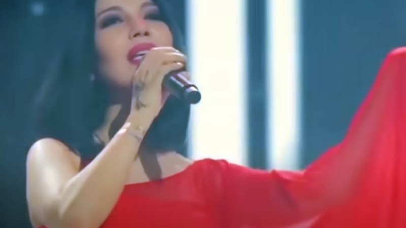 Өзбекстанның жалаңаш әнші Шахзода