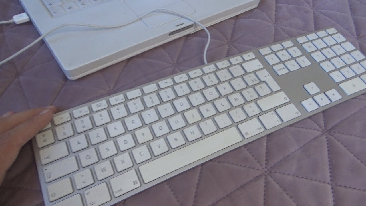Apple Wired Keyboard A1243
