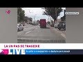 Depășire la limita tragediei: o mașină a trecut la câțiva centimetri de pietoni și un troleibuz
