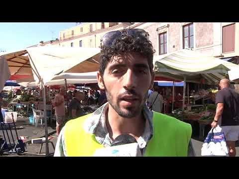 RIFIUTI: VOLONTARI ASS. ECONOMIA CIRCOLARE AL MERCATO DI P.ZZA CARLO ALBERTO newspaper mockup