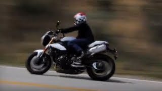 2011 Triumph Speed Triple - An original hooligan gets sharpened
