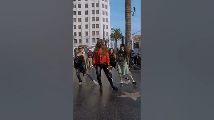 Thriller Flashmob - Michael Jackson by Enola Bedard