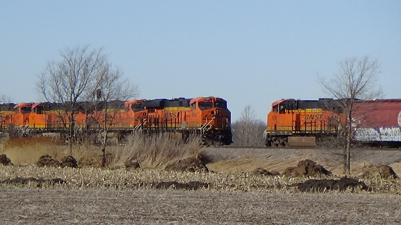 BNSF Barstow Sub Four trains meet at Linroth February 10, 2023