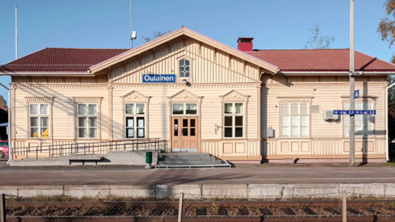 BUM: NAISIIN OU-OULAISIIN