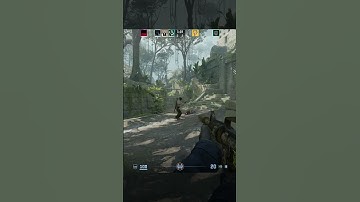 Bro got jumpscared 😂 CS2