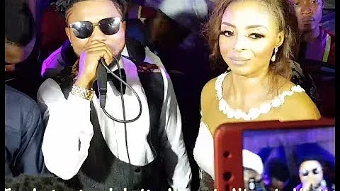 So Romantic! Oritsefemi Sings For His Beautiful Wife,As She Blushes & Danced At Their Wedding