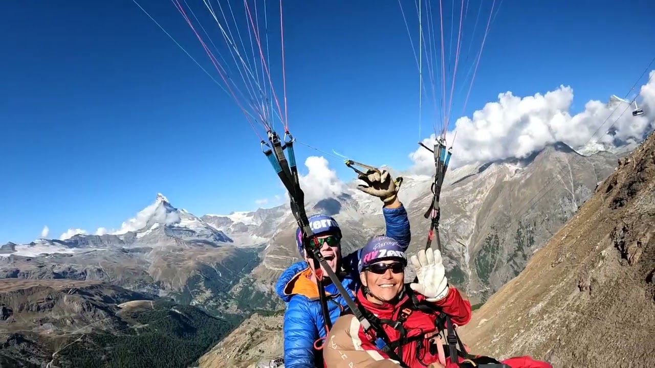 スイスのツェルマットでマッターホルンを見ながらのパラグライダー飛んできました