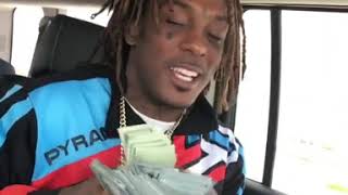 Celebrity Lavish D shows $100k in cash while previewing new music on his way to a video shoot Net Worth