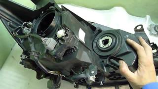 Mazda CX 5 потеет фара Ремонт фары, замена блока розжига в фаре. Полировка. Mazda CX 5 потеет фара Ремонт фары, замена блока розжига в фаре. Полировка.