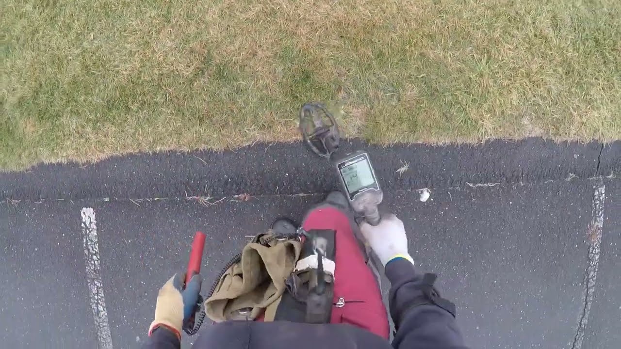 Got Nasty Dog Poop On XP Mi-4 Pinpointer & On My Boots