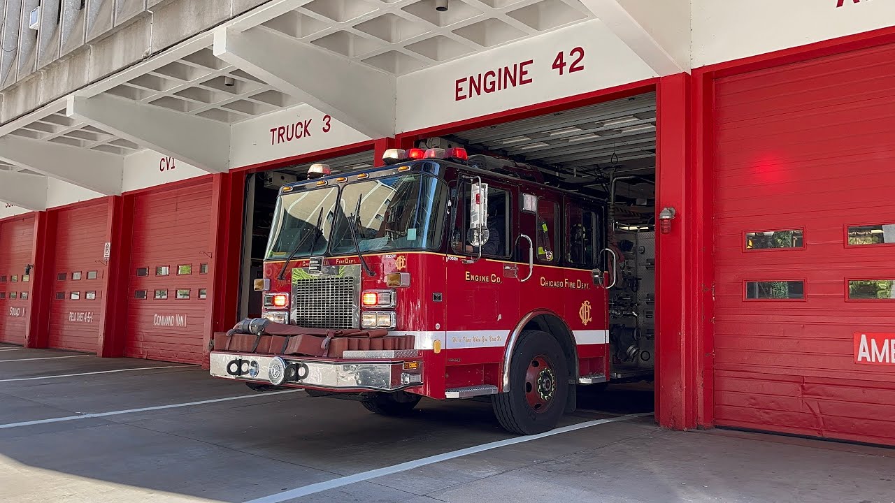 Chicago fire department ambulance 42 Engine 42 *spare* Truck 3 responding & Squad 1A *spare* lights