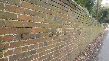 Difficult ! Hole in the Wall cache ! Geocaching vlogger UK