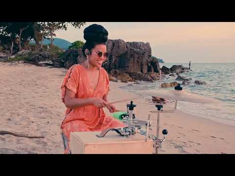 Calling all fish to shore with this Bembe Groove
