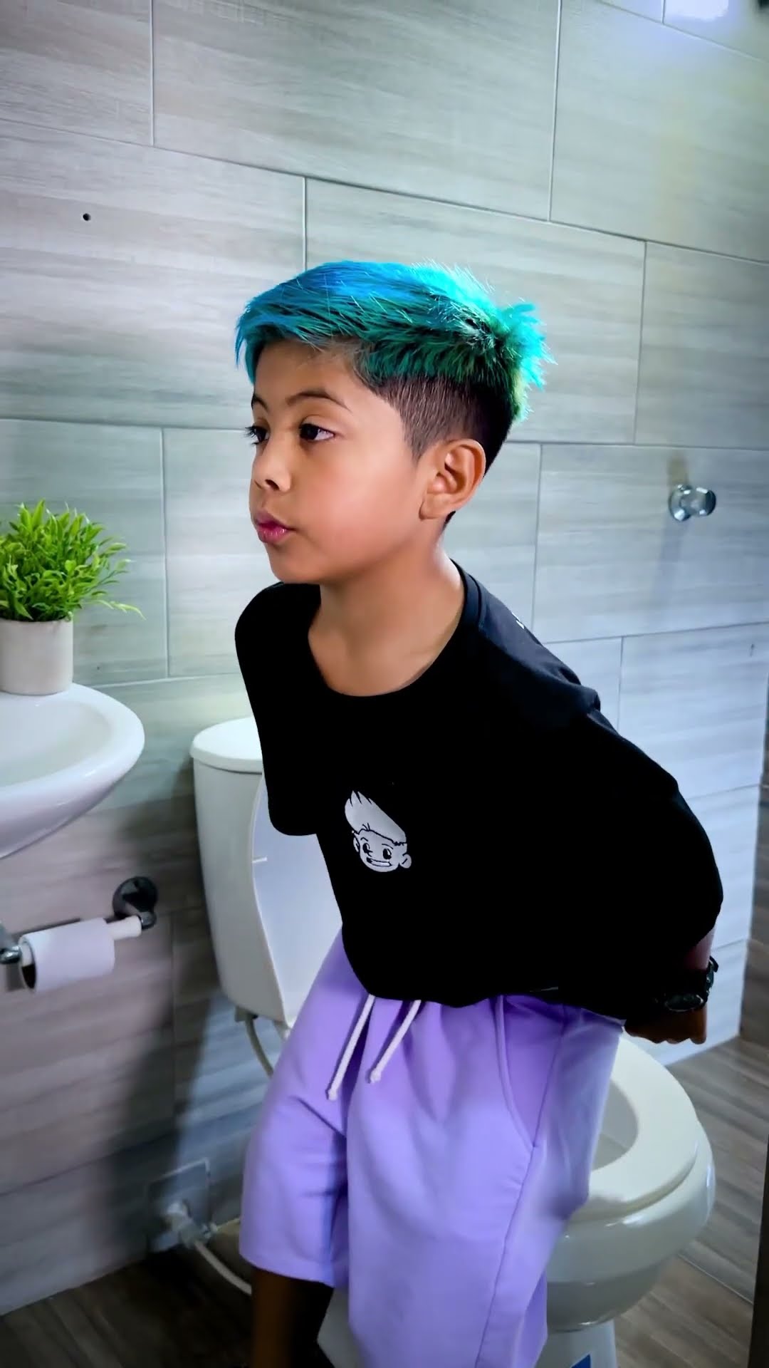 ESTE VIDEO ES SOLO COMEDIA CUANDO TE DICEN NIÑA ? @SantiMusicOficial @SantiFansshort  #comedy