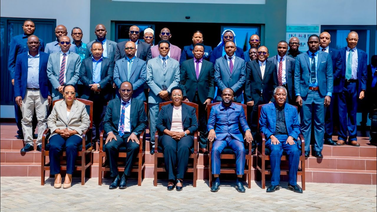 𝗘𝗟𝗜𝗠𝗨 𝗞𝗜𝗗𝗜𝗝𝗜𝗧𝗔𝗟𝗜, 𝗛𝗜𝗧𝗔𝗝𝗜 𝗦𝗜𝗬𝗢 𝗖𝗛𝗔𝗚𝗨𝗢 - 𝗣𝗥𝗢𝗙. 𝗡𝗢𝗠𝗕𝗢